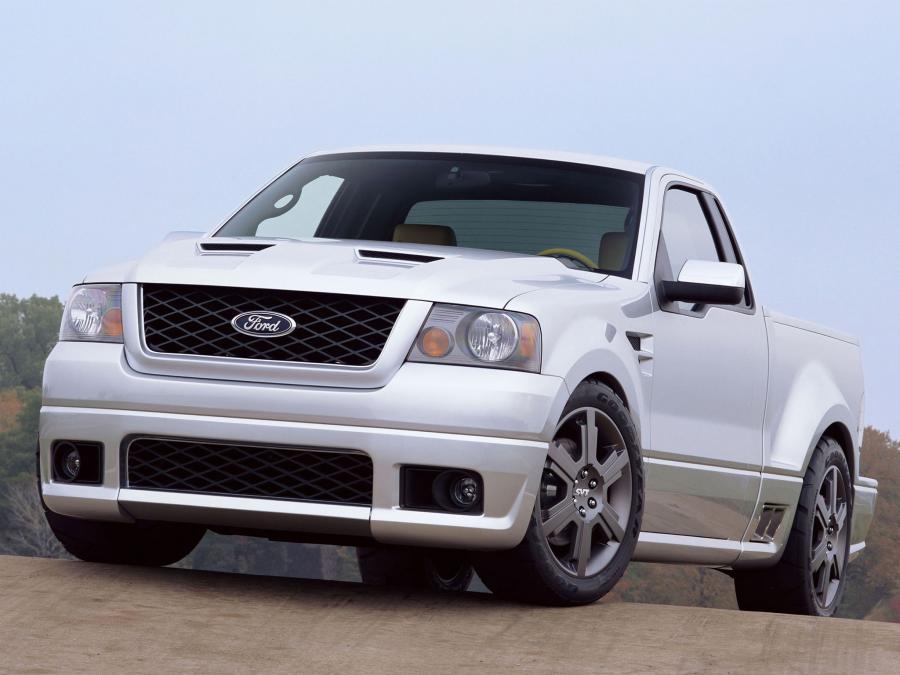  Ford F-150 SVT Lightning Concept 2003 года  (фото 3 из 5)